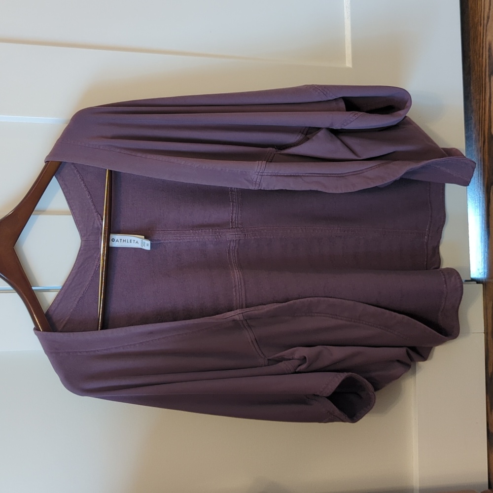 Athleta Cocoon Wrap in Violet